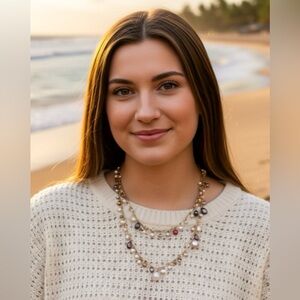 Multi color pearl and gold necklace 🩷